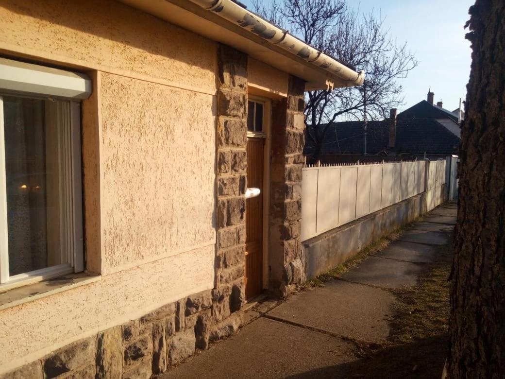 Kert Oevezeti Lakas Lägenhet Gyöngyös Exteriör bild